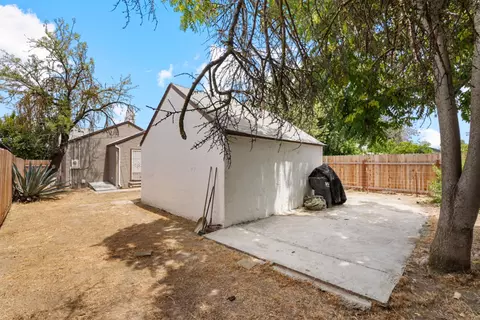 Exterior - 1302 Pelton Ave, Modesto, CA 95351 photo 8 of 12