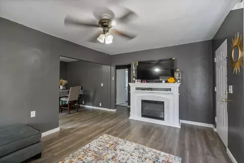 Entry Way - 1302 Pelton Ave, Modesto, CA 95351 photo 1 of 3
