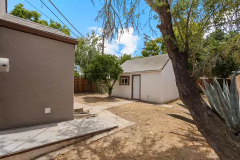 Exterior - 1302 Pelton Ave, Modesto, CA 95351 photo 11 of 12