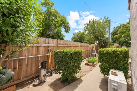 Exterior - 1302 Pelton Ave, Modesto, CA 95351 photo 4 of 12