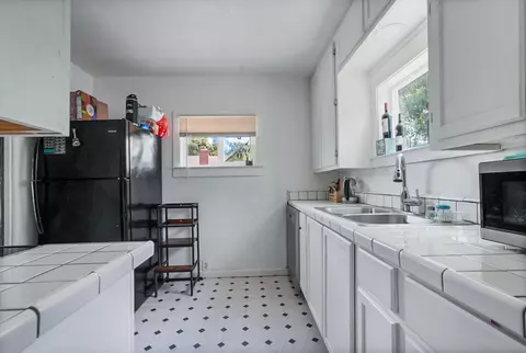 Kitchen - 1302 Pelton Ave, Modesto, CA 95351 photo 2 of 3