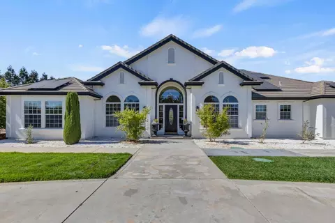 9811 Kapalua Ln, Elk Grove, CA 95624