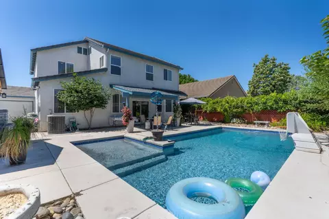 Exterior - 1715 Widmer Ln, Manteca, CA 95336 photo 6 of 7