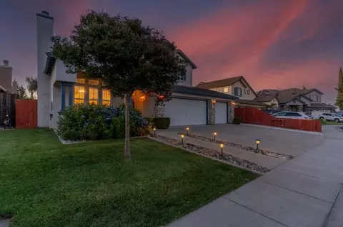 Exterior - 1715 Widmer Ln, Manteca, CA 95336 photo 4 of 7