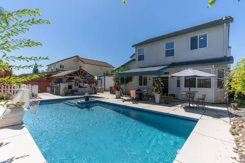 Exterior - 1715 Widmer Ln, Manteca, CA 95336 photo 5 of 7