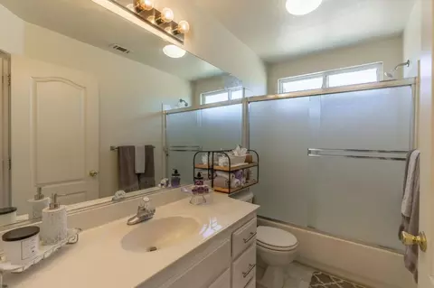 Bath - 1715 Widmer Ln, Manteca, CA 95336 photo 3 of 3