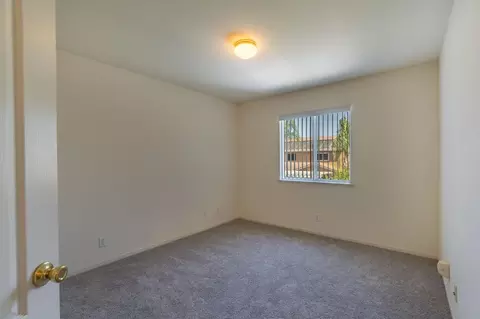 Bedroom - 1715 Widmer Ln, Manteca, CA 95336 photo 4 of 7