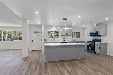 1709 Springwood Dr, Modesto, CA 95350 photo 5