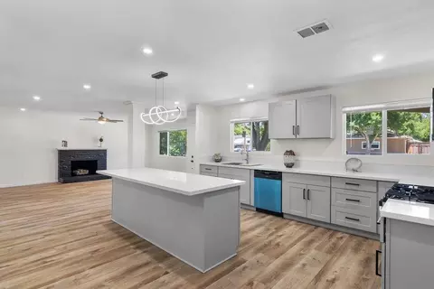 1709 Springwood Dr, Modesto, CA 95350 photo 9