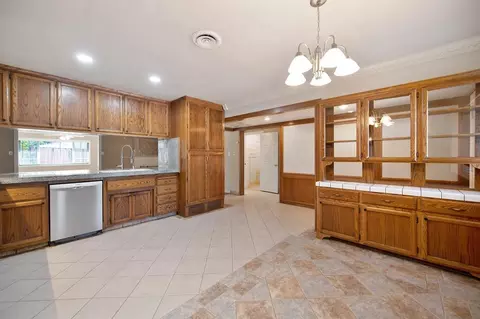 Kitchen - 5905 Marlin Cir, Carmichael, CA 95608 photo 2 of 4