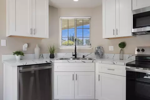 Kitchen - 3430 Crowley Ct, Tracy, CA 95376 photo 2 of 3