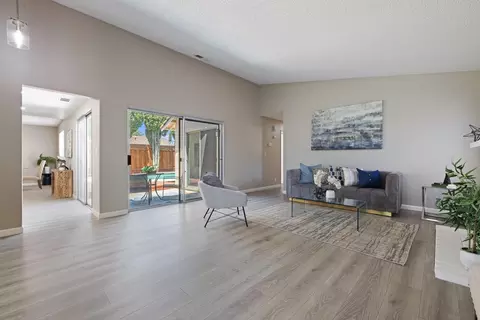 Living - 3430 Crowley Ct, Tracy, CA 95376 photo 2 of 3