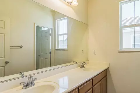 Bath - 9390 Vintner, Patterson, CA 95363 photo 1 of 2