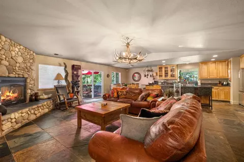 27040 Summerhill Dr, Pinecrest, CA 95364 photo 33