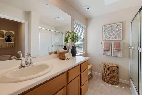 Bath - 439 Quarto Dr, Turlock, CA 95380 photo 3 of 3