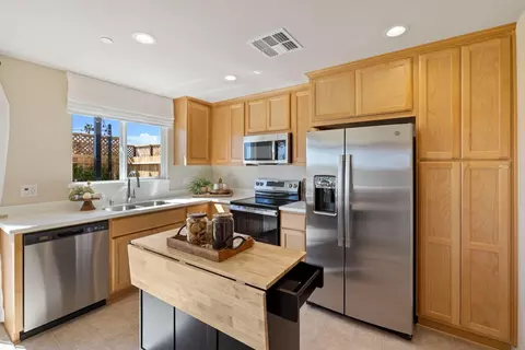 Kitchen - 439 Quarto Dr, Turlock, CA 95380 photo 1 of 3