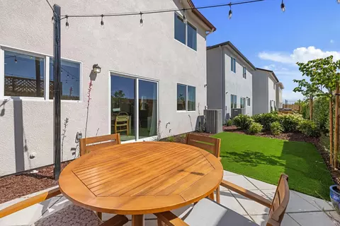 Exterior - 439 Quarto Dr, Turlock, CA 95380 photo 3 of 3