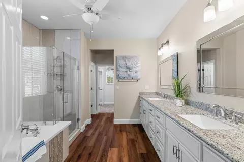 Bath - 1846 Bankston Dr, Tracy, CA 95304 photo 2 of 6