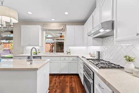 Kitchen - 1846 Bankston Dr, Tracy, CA 95304 photo 4 of 6