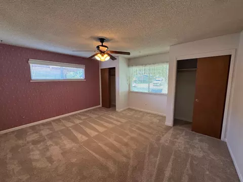 2405 Queenaire Ln, Modesto, CA 95350 photo 4