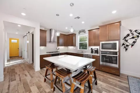 2200 Gemini Ln, Roseville, CA 95747