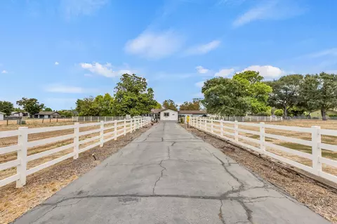 9535 Bradshaw Rd, Elk Grove, CA 95624