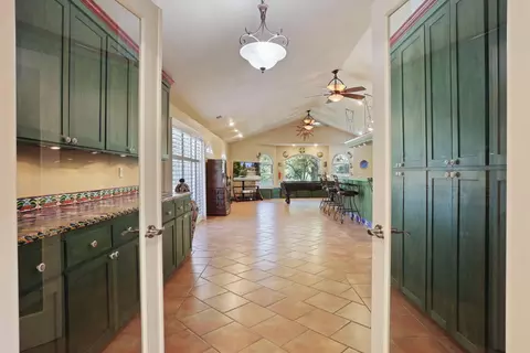 Entry Way - 1717 Edgebrook Dr, Modesto, CA 95354 photo 2 of 4
