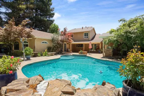 Exterior - 1717 Edgebrook Dr, Modesto, CA 95354 photo 18 of 28