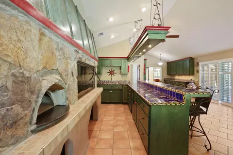 Kitchen - 1717 Edgebrook Dr, Modesto, CA 95354 photo 15 of 17