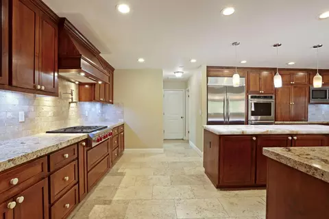 Kitchen - 1717 Edgebrook Dr, Modesto, CA 95354 photo 6 of 17