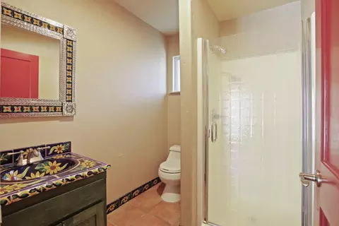 Bath - 1717 Edgebrook Dr, Modesto, CA 95354 photo 2 of 9