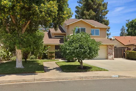 Exterior - 1717 Edgebrook Dr, Modesto, CA 95354 photo 3 of 28