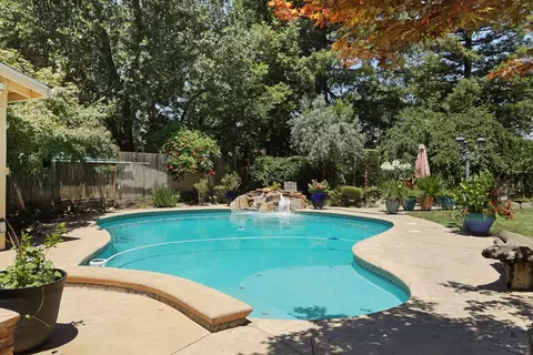 Exterior - 1717 Edgebrook Dr, Modesto, CA 95354 photo 12 of 28