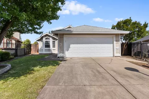 3820 Cleardale Way, Sacramento, CA 95823
