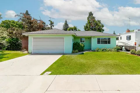 52 W San Gabriel Ave, Clovis, CA 93612 photo 2