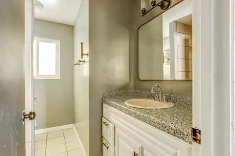 Bath - 1700 Wolverine Way, Modesto, CA 95355 photo 1 of 1