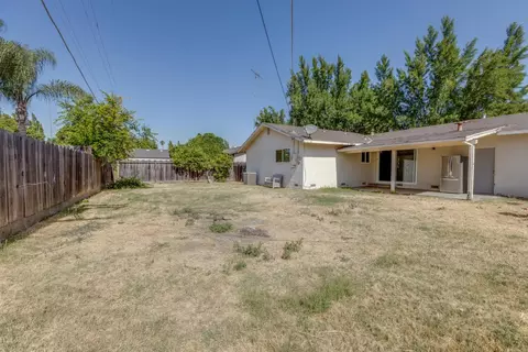 Exterior - 1700 Wolverine Way, Modesto, CA 95355 photo 2 of 3