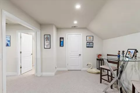 Entry Way - 1545 Thunderbird Dr, Modesto, CA 95356 photo 8 of 11