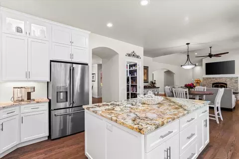Kitchen - 1545 Thunderbird Dr, Modesto, CA 95356 photo 8 of 8