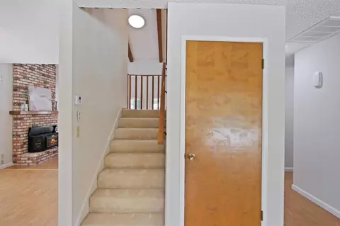 Entry Way - 1620 Carleton Dr, Turlock, CA 95382 photo 3 of 5