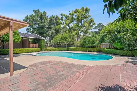 Exterior - 1620 Carleton Dr, Turlock, CA 95382 photo 4 of 10