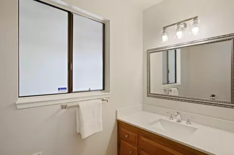 Bath - 1620 Carleton Dr, Turlock, CA 95382 photo 1 of 3