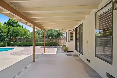 Exterior - 1620 Carleton Dr, Turlock, CA 95382 photo 3 of 10
