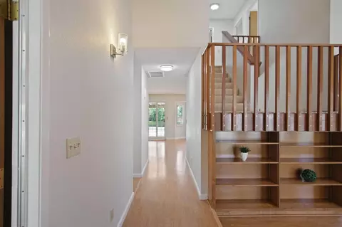 Entry Way - 1620 Carleton Dr, Turlock, CA 95382 photo 2 of 5