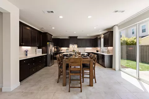 1010 Forbes Ln, Davis, CA 95616 photo 3