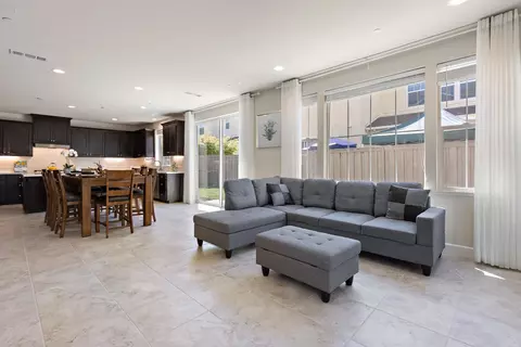 1010 Forbes Ln, Davis, CA 95616 photo 4