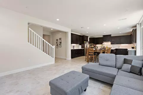 1010 Forbes Ln, Davis, CA 95616 photo 2