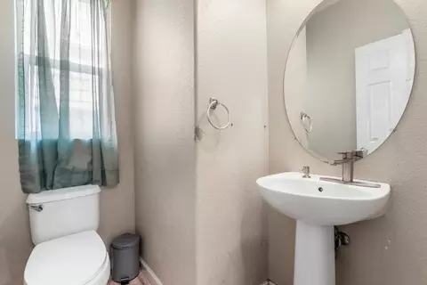 Bath - 951 Kennedy Pl, Tracy, CA 95377 photo 1 of 1