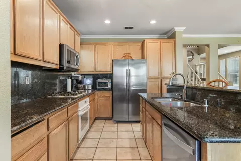 Kitchen - 951 Kennedy Pl, Tracy, CA 95377 photo 1 of 1