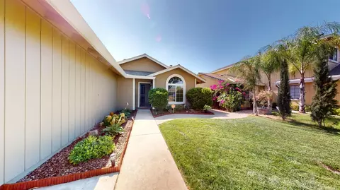 Exterior - 1733 Walpole Dr, Modesto, CA 95358 photo 2 of 4